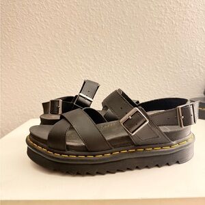 Black Platform Sandals with Buckle Detail dr marten / doc marten Voss 2 size 10